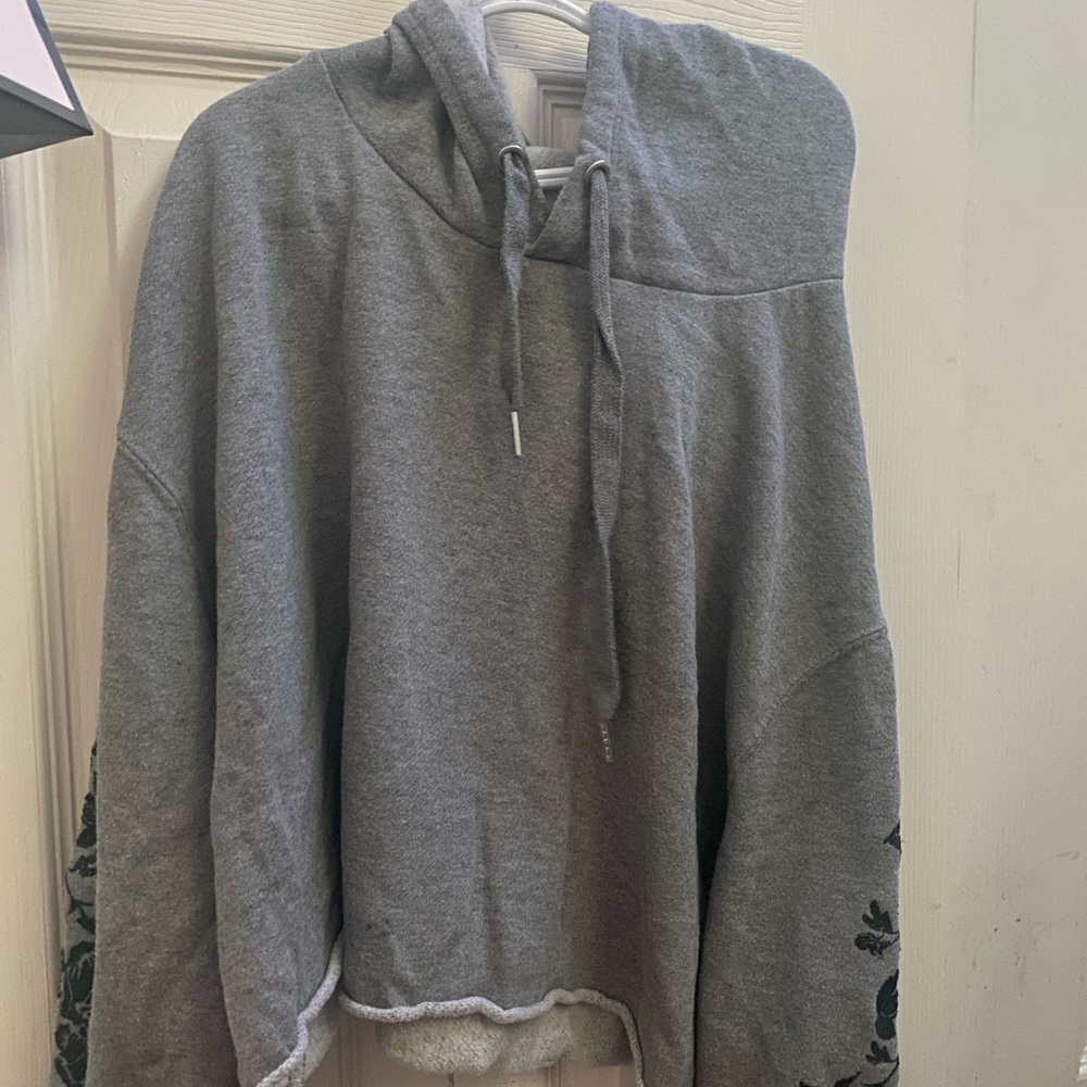 Cropped gray hoodie
